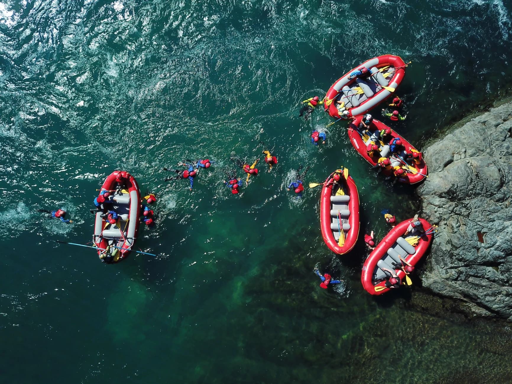 Rafting en el Río Petrohué: La Aventura Definitiva en el Corazón de la Patagonia - Imagen 6